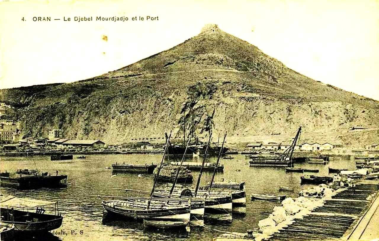 Oran- 127- travail sur les quais.jpg